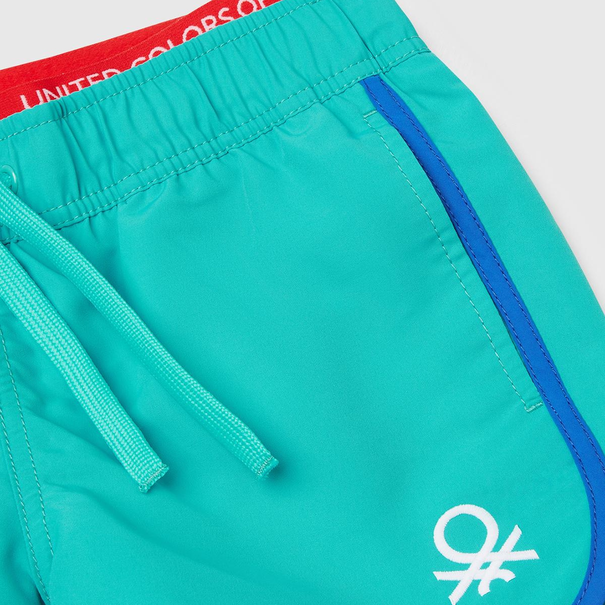 Erkek Çocuk Turkuaz Logo Baskılı Beli Lastik Detaylı Büzgü İpli Deniz Şortu