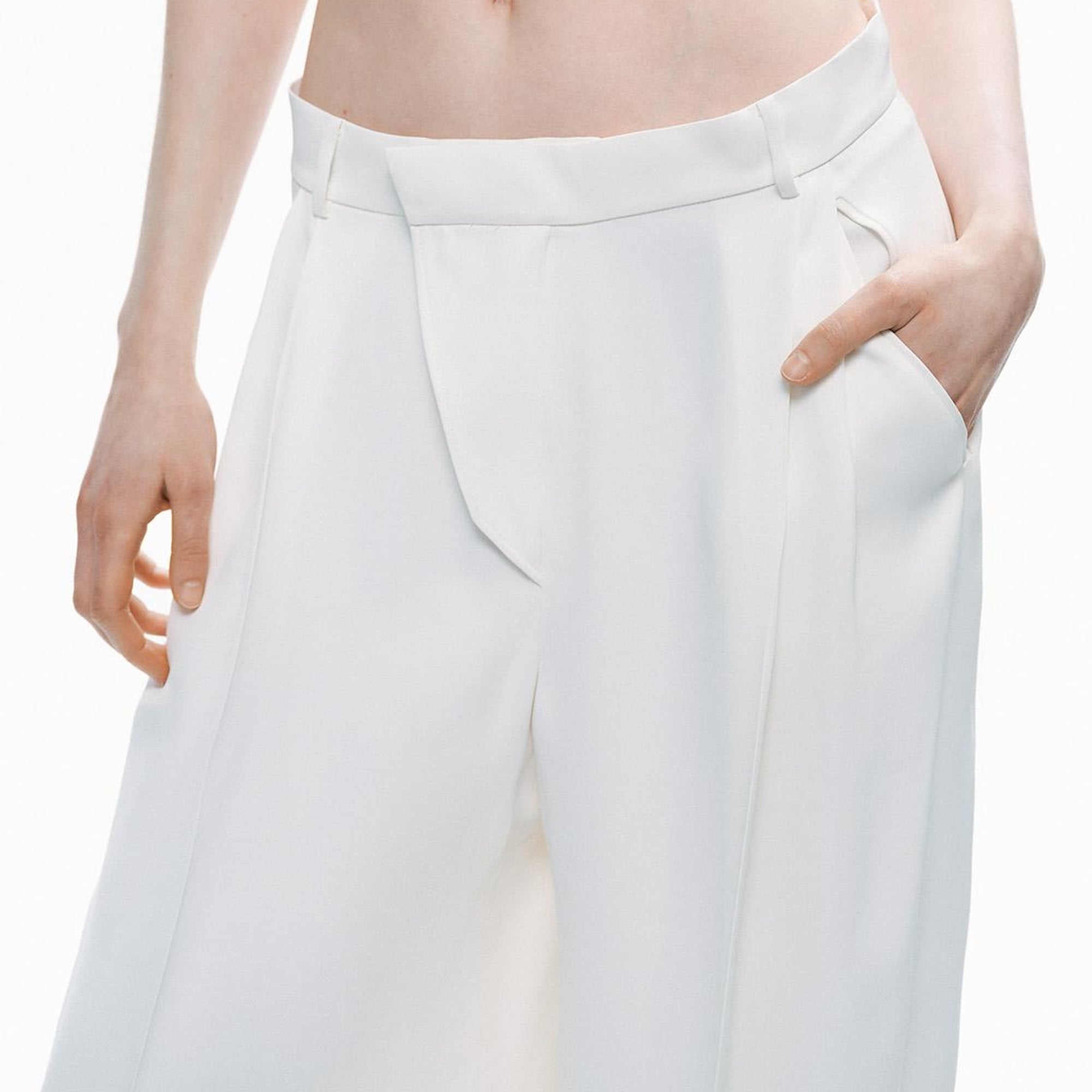 Asimetrik Pat Detaylı Pantolon