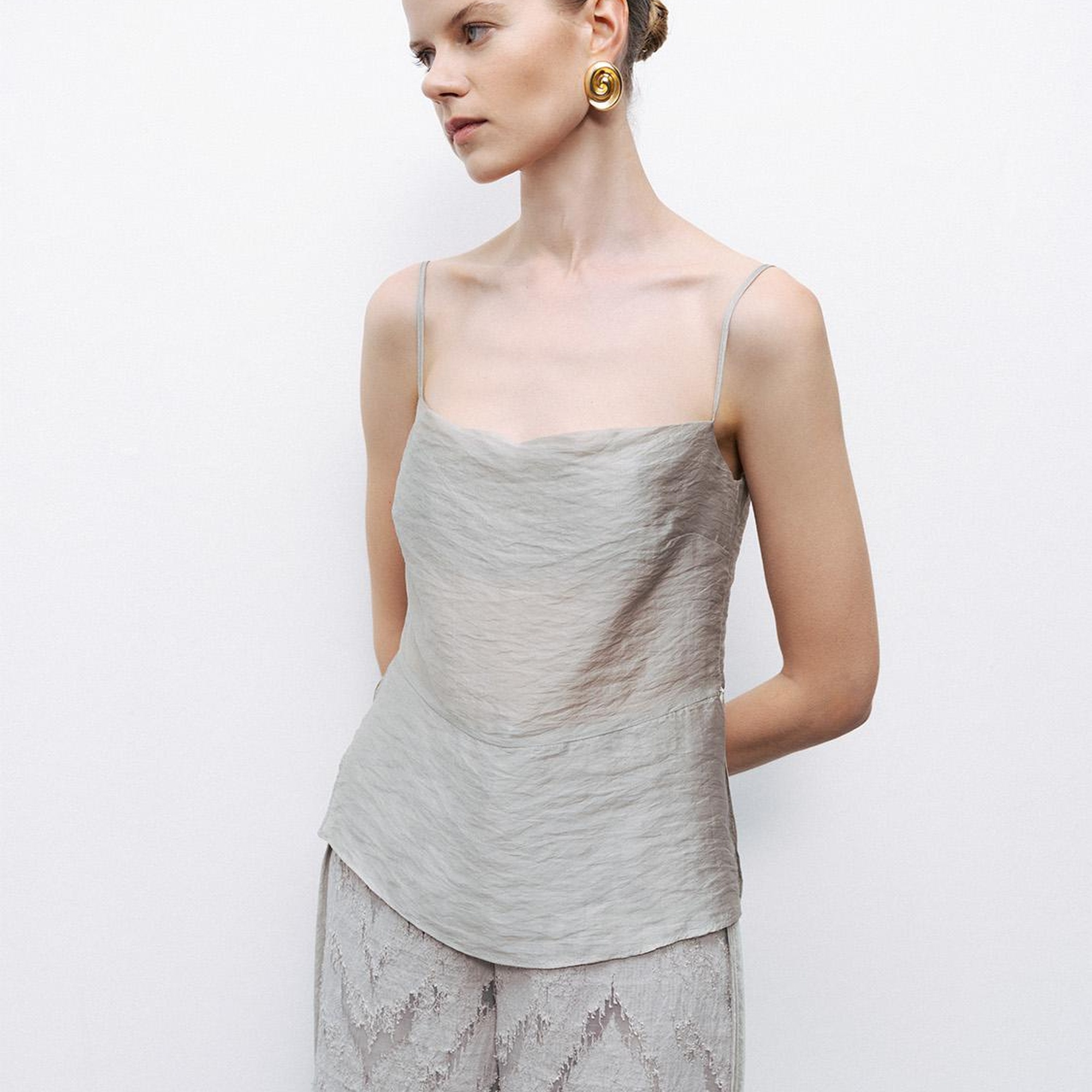 Yırtmaçlı Askılı Bluz