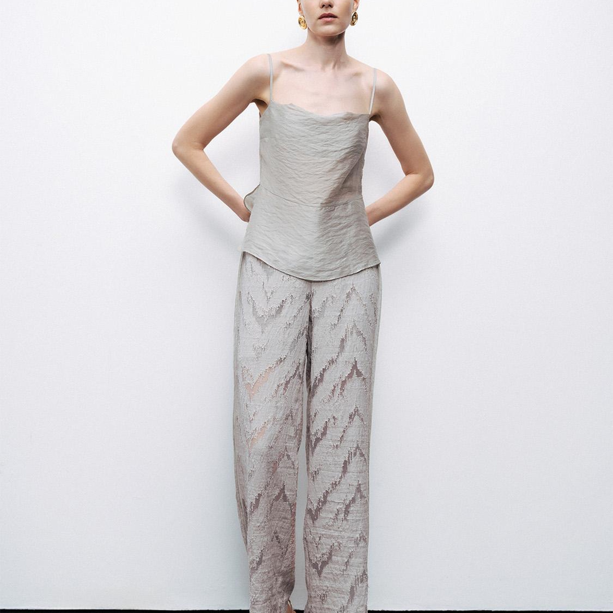 Yırtmaçlı Askılı Bluz