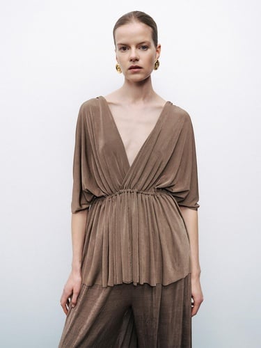  Boncuk Aksesuarlı Bluz