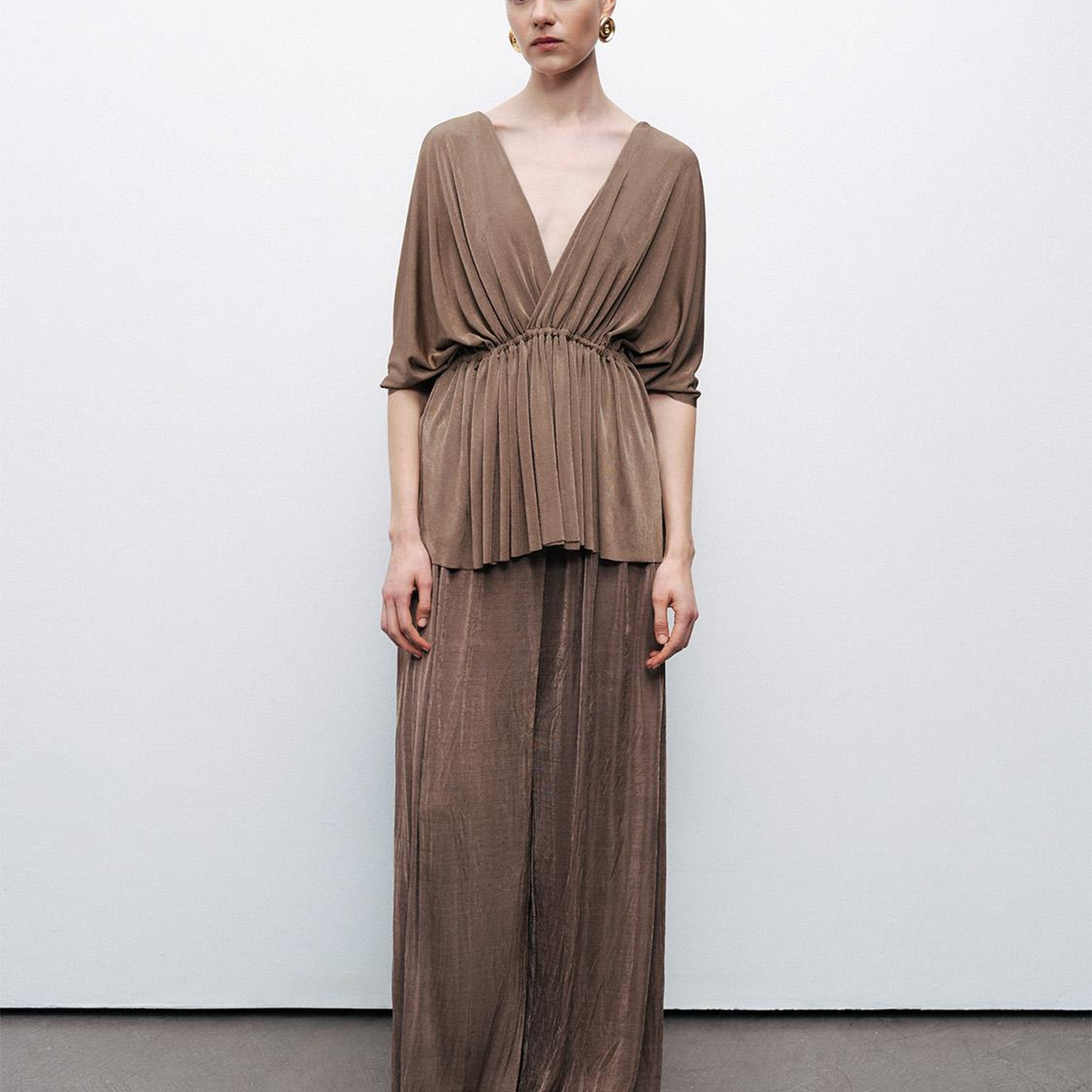 Boncuk Aksesuarlı Bluz