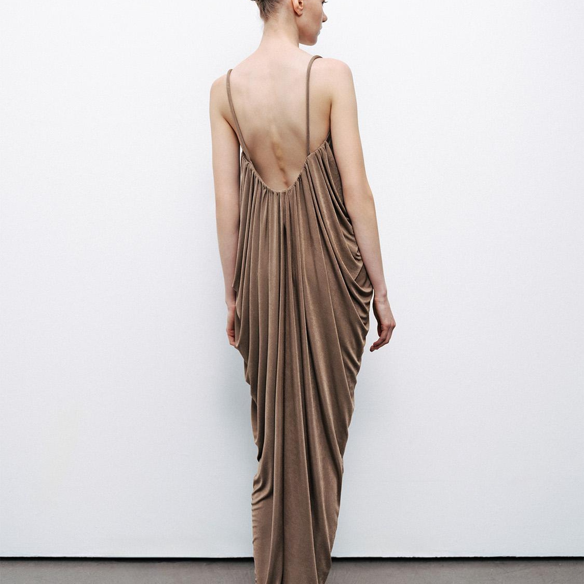 Drape Detaylı Dökümlü Maxi Elbise