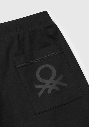  Erkek Çocuk Siyah Arka Cebi Logo Baskılı Beli İpli Şort