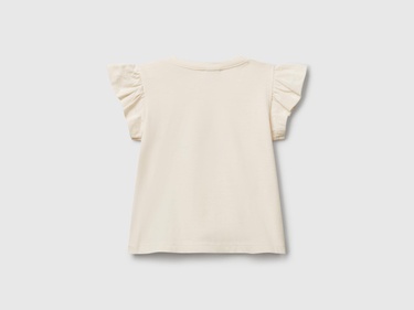  Bebek Ekru Logo Etiketli Kolu Fırfır Detaylı Bisiklet Yaka T-Shirt