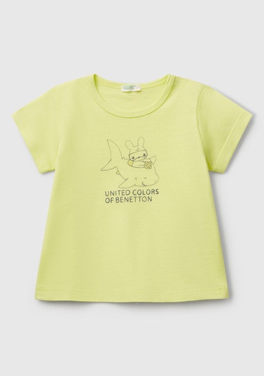  Bebek Sarı Önü Baskılı Omzu Çıtçıt Düğmeli T-Shirt