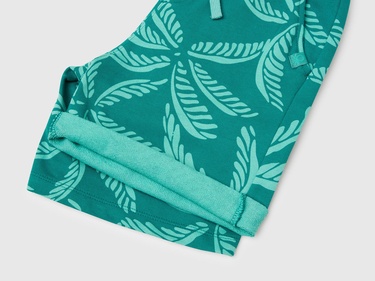  Erkek Çocuk Koyu Yeşil Tamamı Desenli Beli İpli Cepli Bermuda Şort