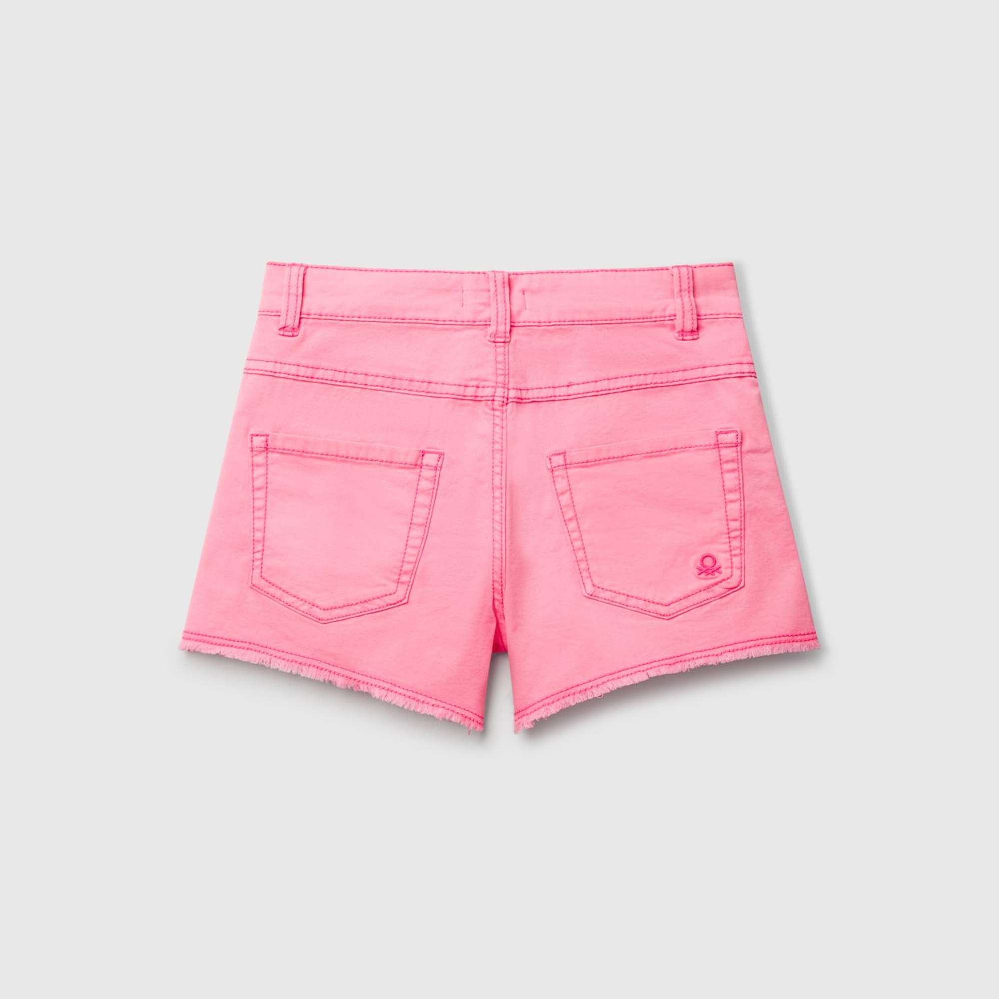 Kız Çocuk Pembe Arka Cebi Logo İşlemeli Düğmeli 5 Cepli Streç Şort