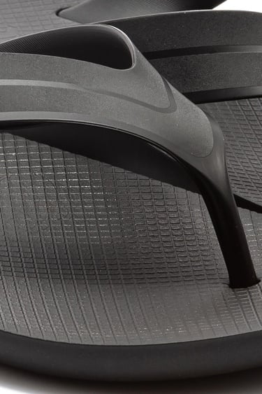  Strıke Erkek Parmak Arası Terlik Siyah 39/46