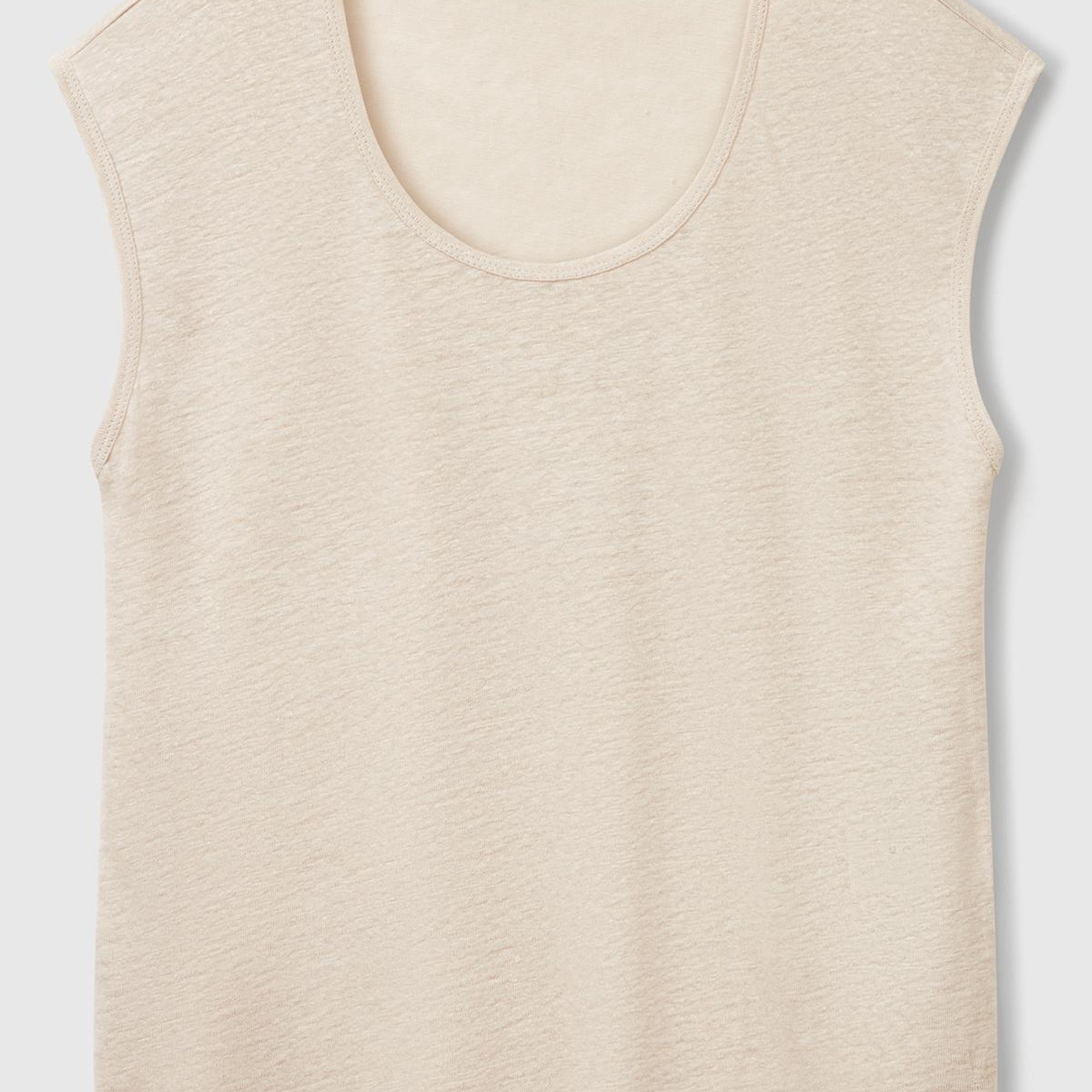 Kadın Taş Rengi %100 Keten Yanları Yırtmaçlı Relax Fit Yuvarlak Yaka T-Shirt