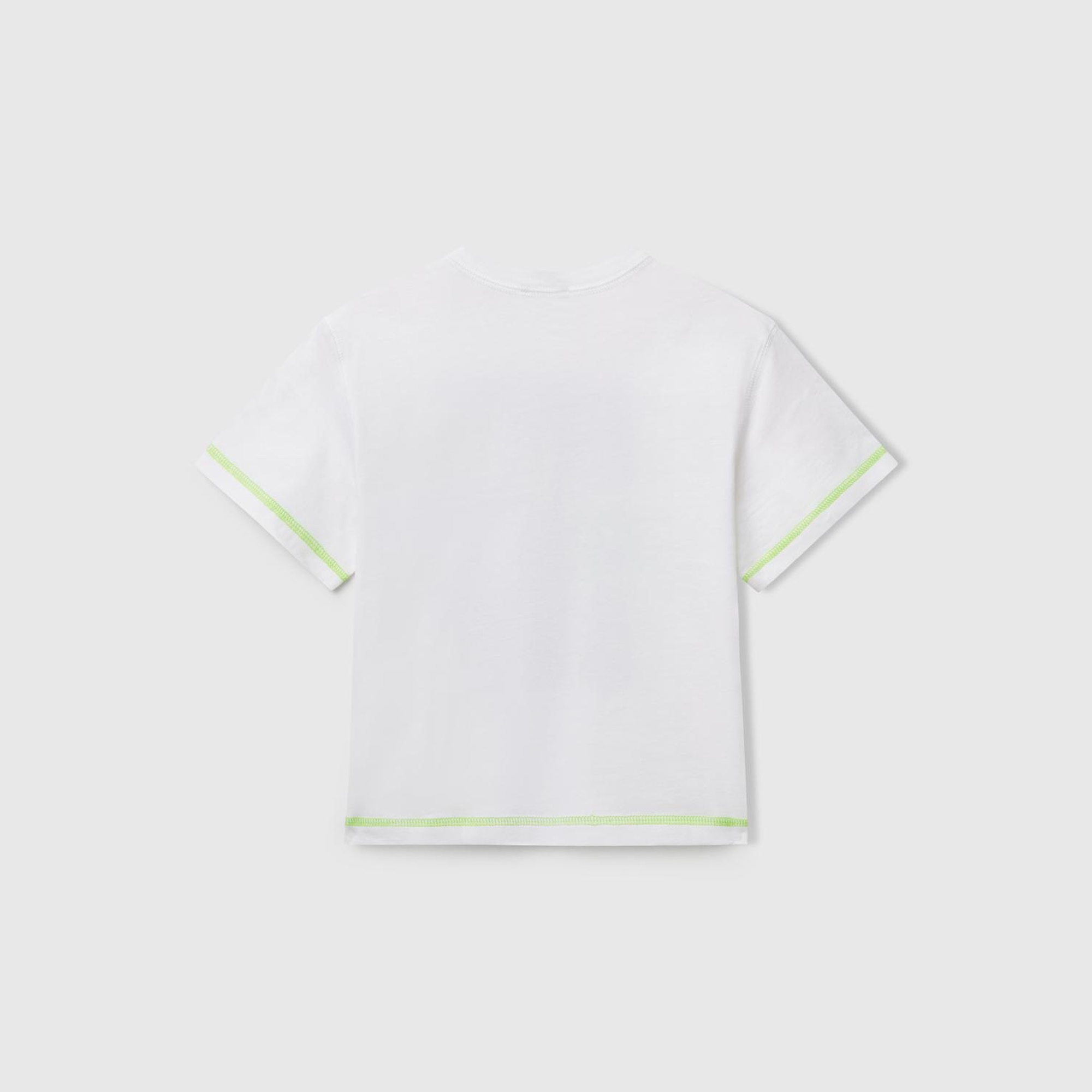 Erkek Çocuk Beyaz Fotoğraf Baskılı Kabartma Detaylı Kontrastlı T-Shirt