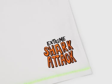  Erkek Çocuk Beyaz Ajurlu Önü ve Arkası Baskılı T-Shirt