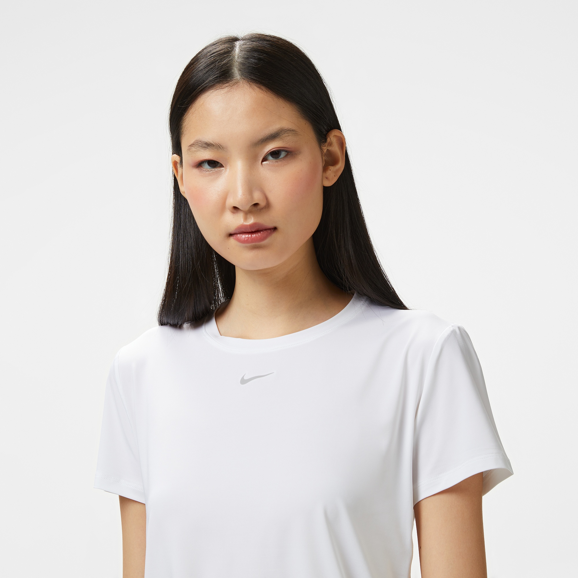 Nike One Classic Dri-Fit Kadın Beyaz T-Shirt