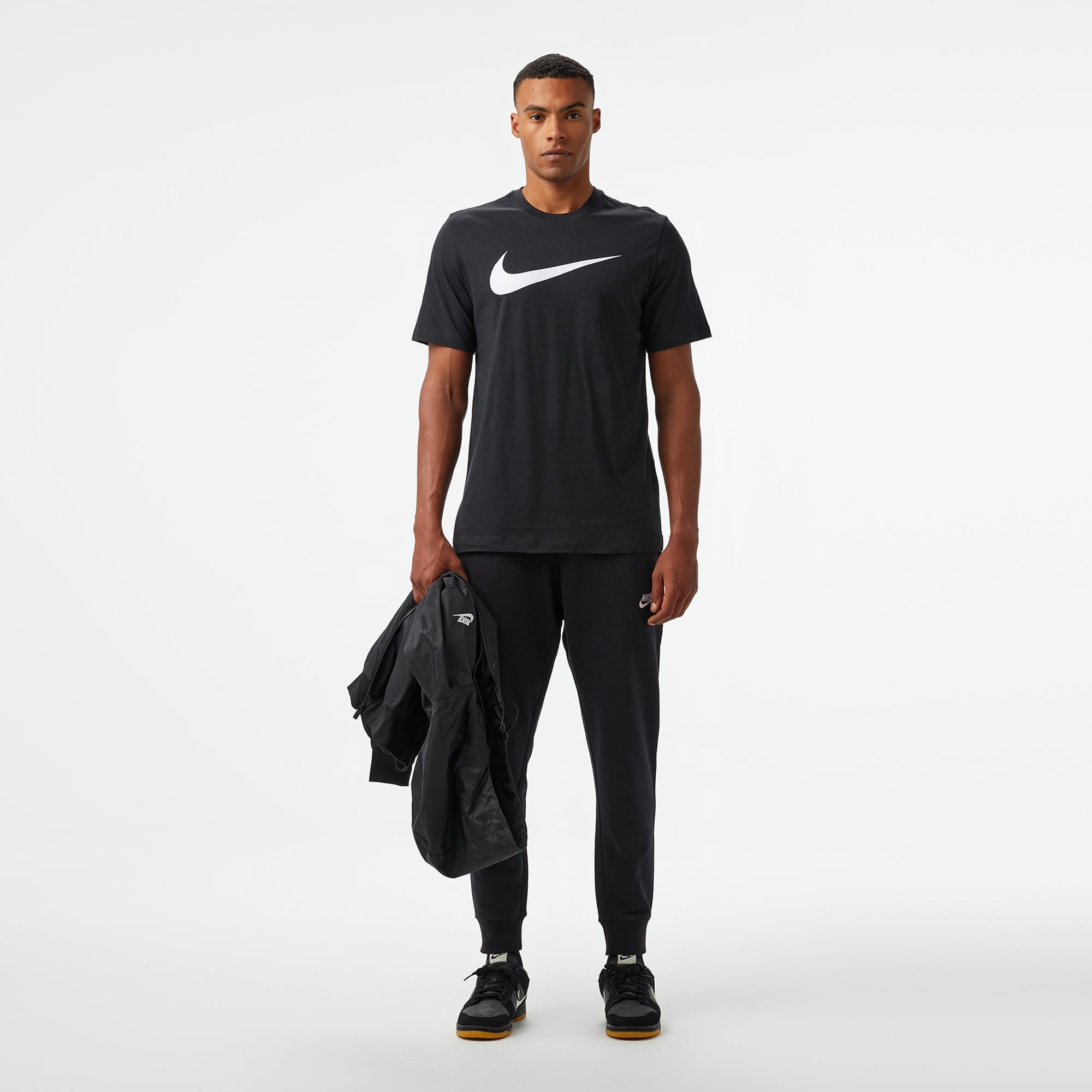 Nike Sportswear Icon Swoosh Erkek Siyah T-Shirt