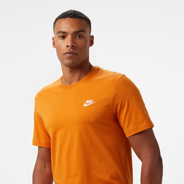  Nike Sportswear Club Erkek Turuncu T-Shirt