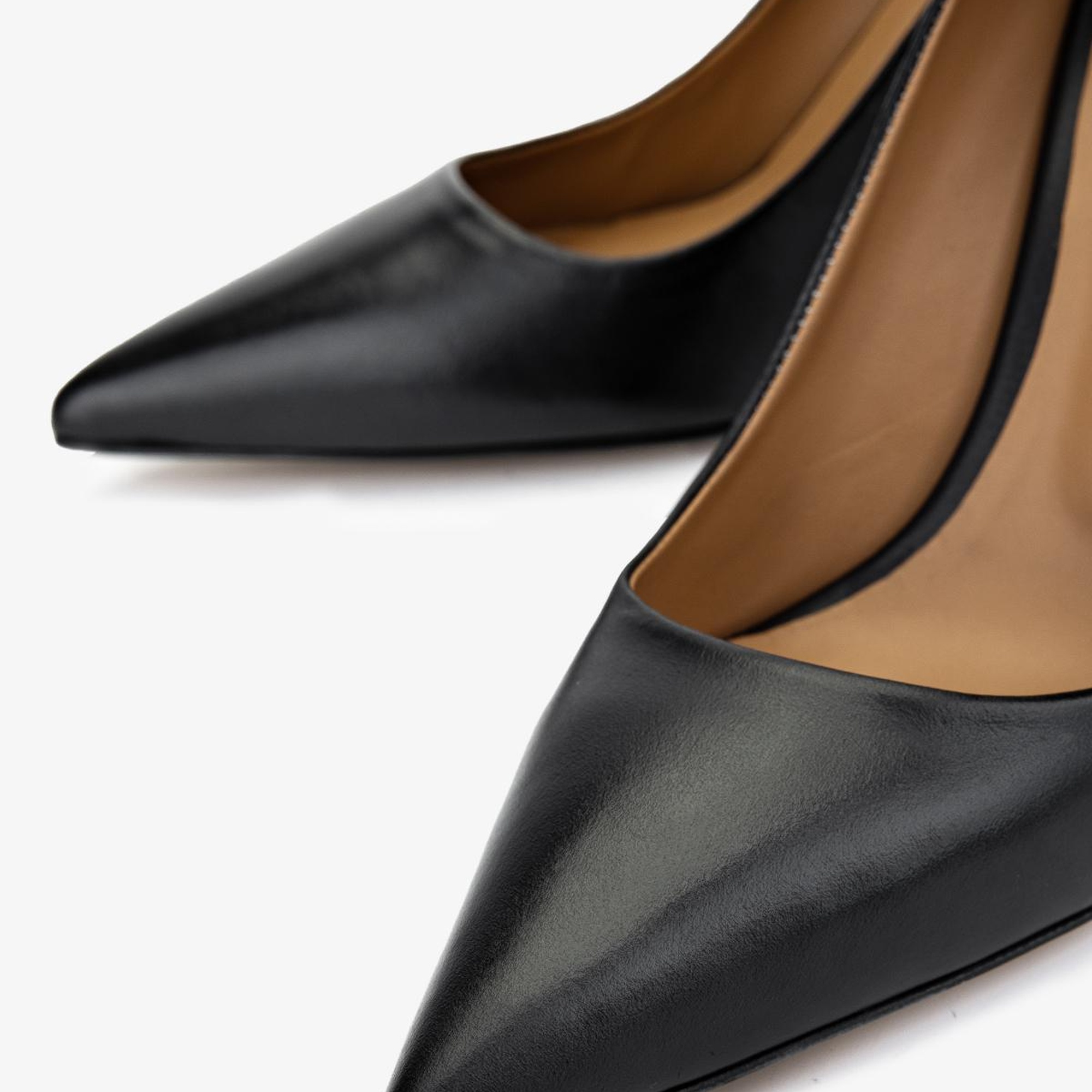 Valmenti Kadın . Siyah Topuklu Ayakkabı