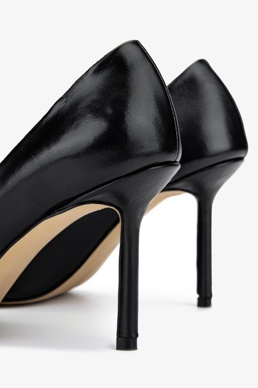  Valmenti Kadın . Siyah Topuklu Ayakkabı