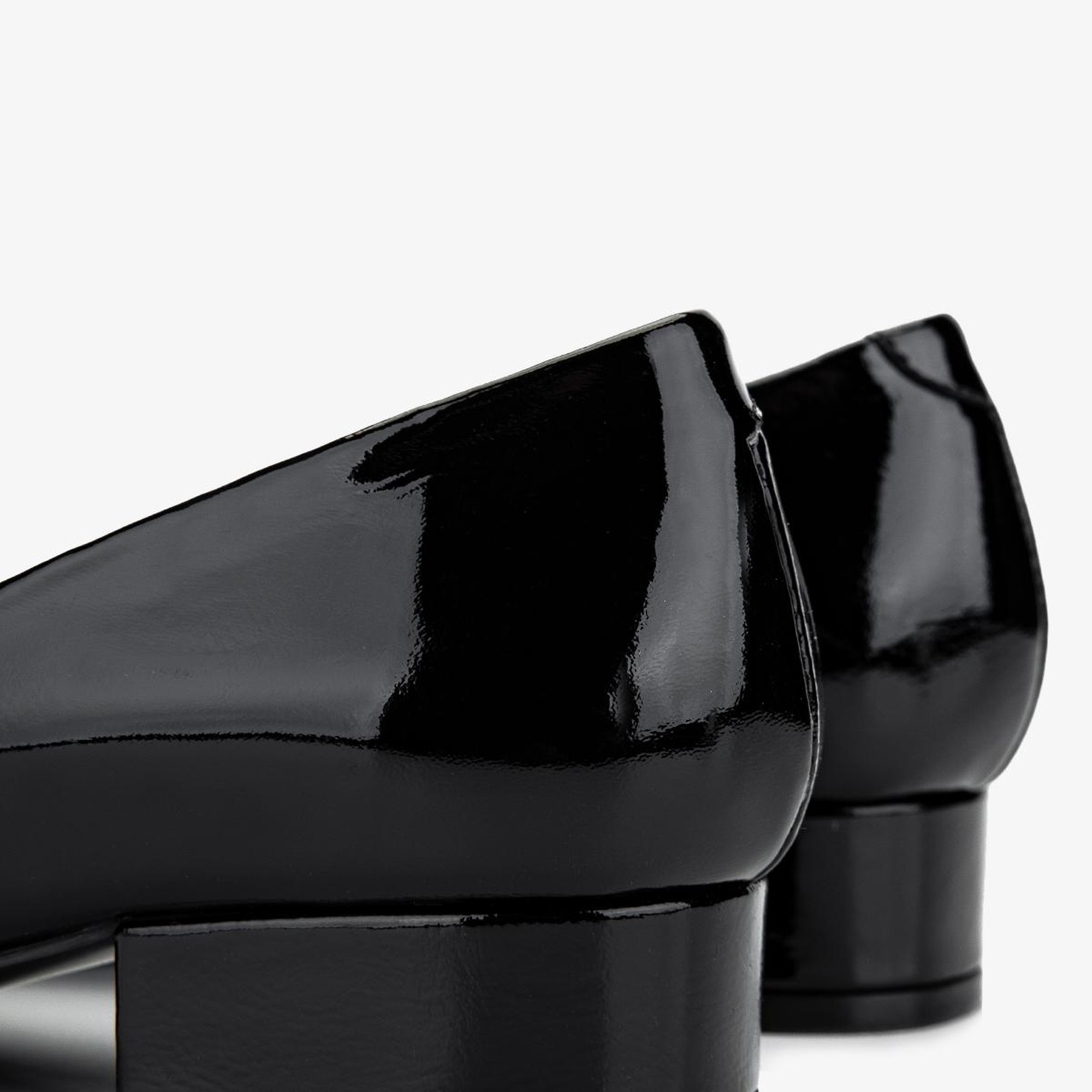 Valmenti Kadın Hakiki Deri Siyah Topuklu Ayakkabı