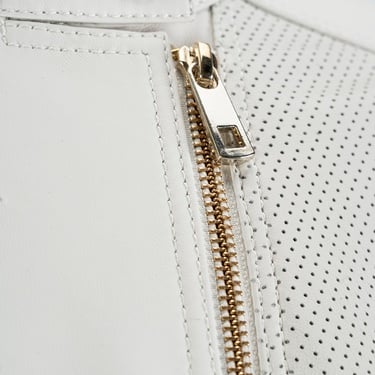  Kadın Beyaz Perfore Detaylı Deri Ceket