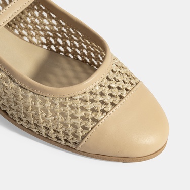  Kadın Bej Ayarlanabilir Tokalı Hasır Babet