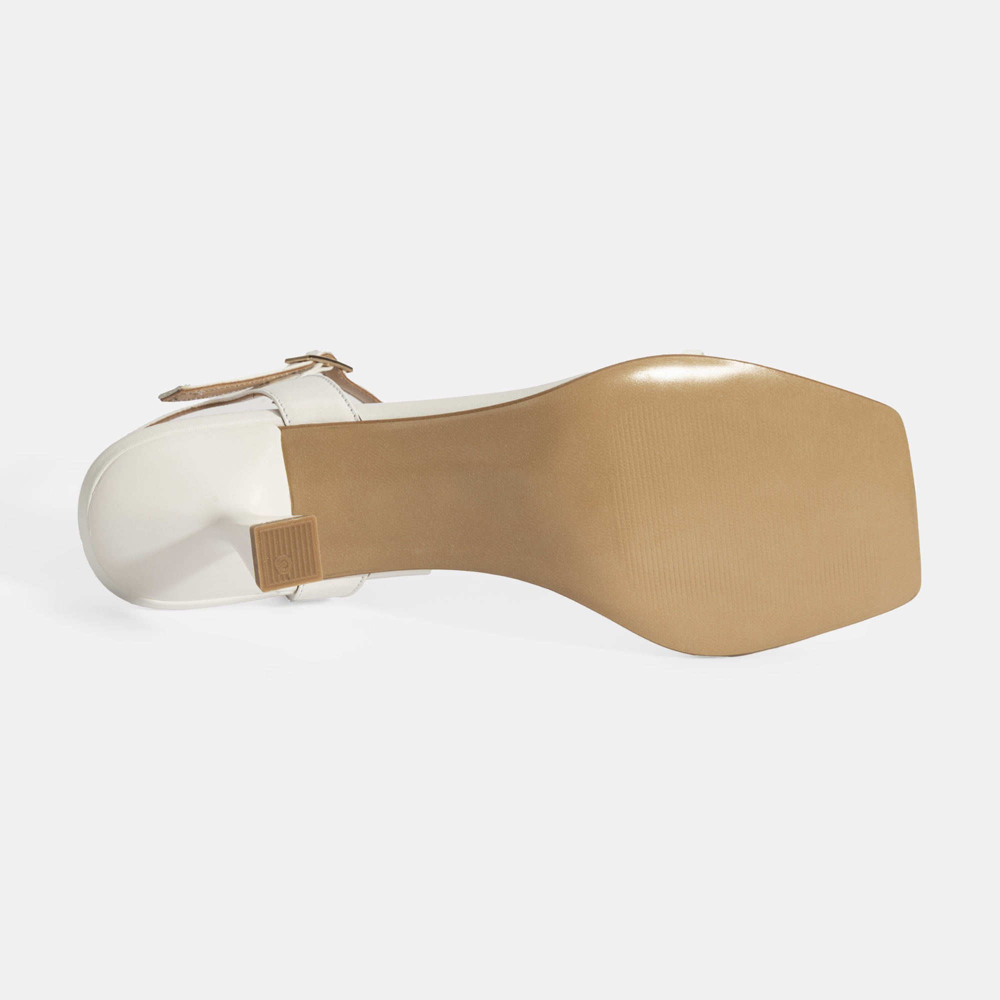 Kadın Beyaz Metal Aksesuarlı Parmak Arası Topuklu Ayakkabı