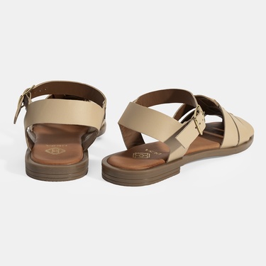  Kadın Bej Ayarlanabilir Tokalı Deri Sandalet