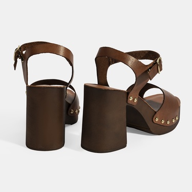  Kadın Kahve Ayarlanabilir Tokalı Deri Topuklu Sandalet