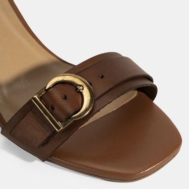  Kadın Taba Ayarlanabilir Tokalı Deri Topuklu Sandalet