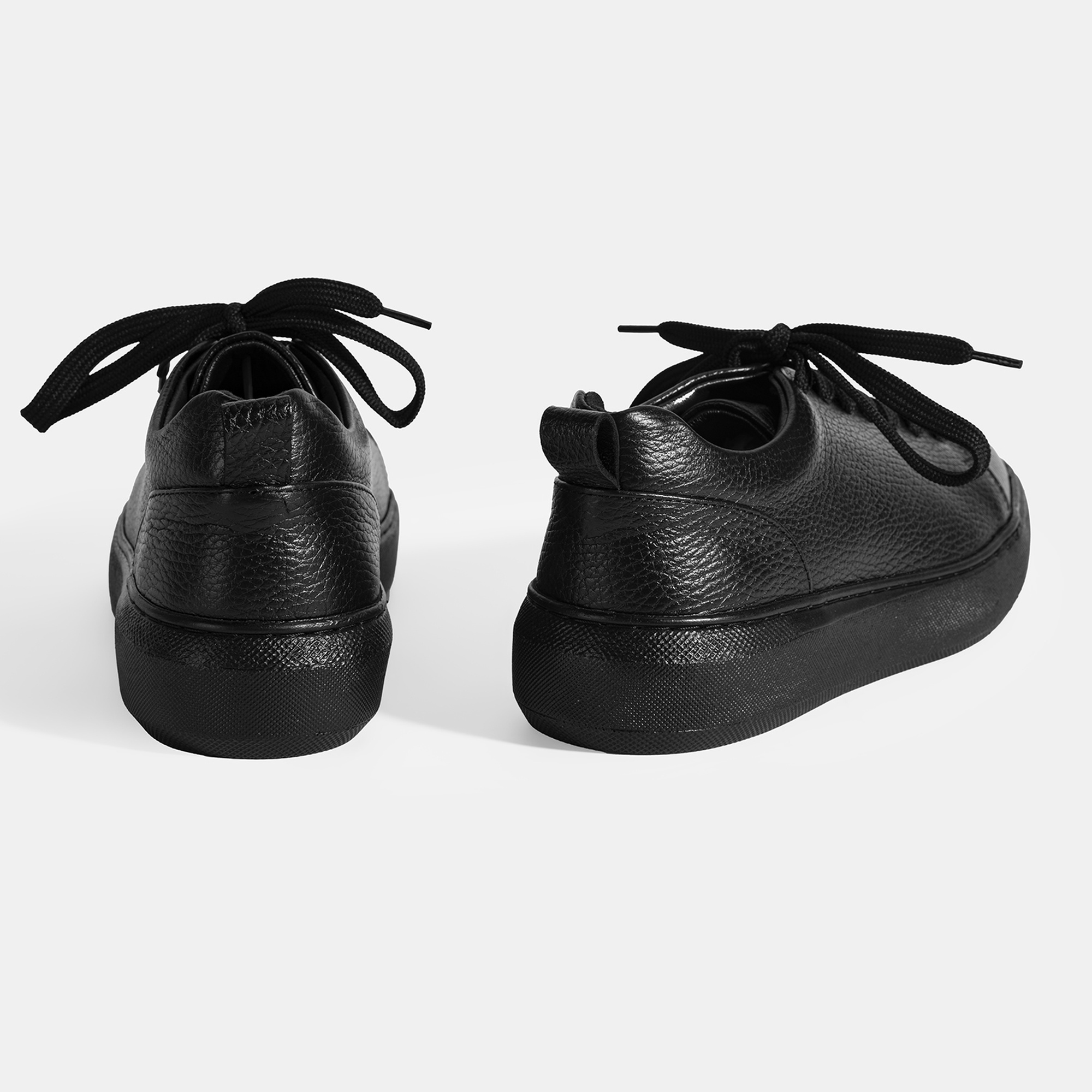 Kadın Siyah Bağcıklı Deri Günlük Ayakkabı