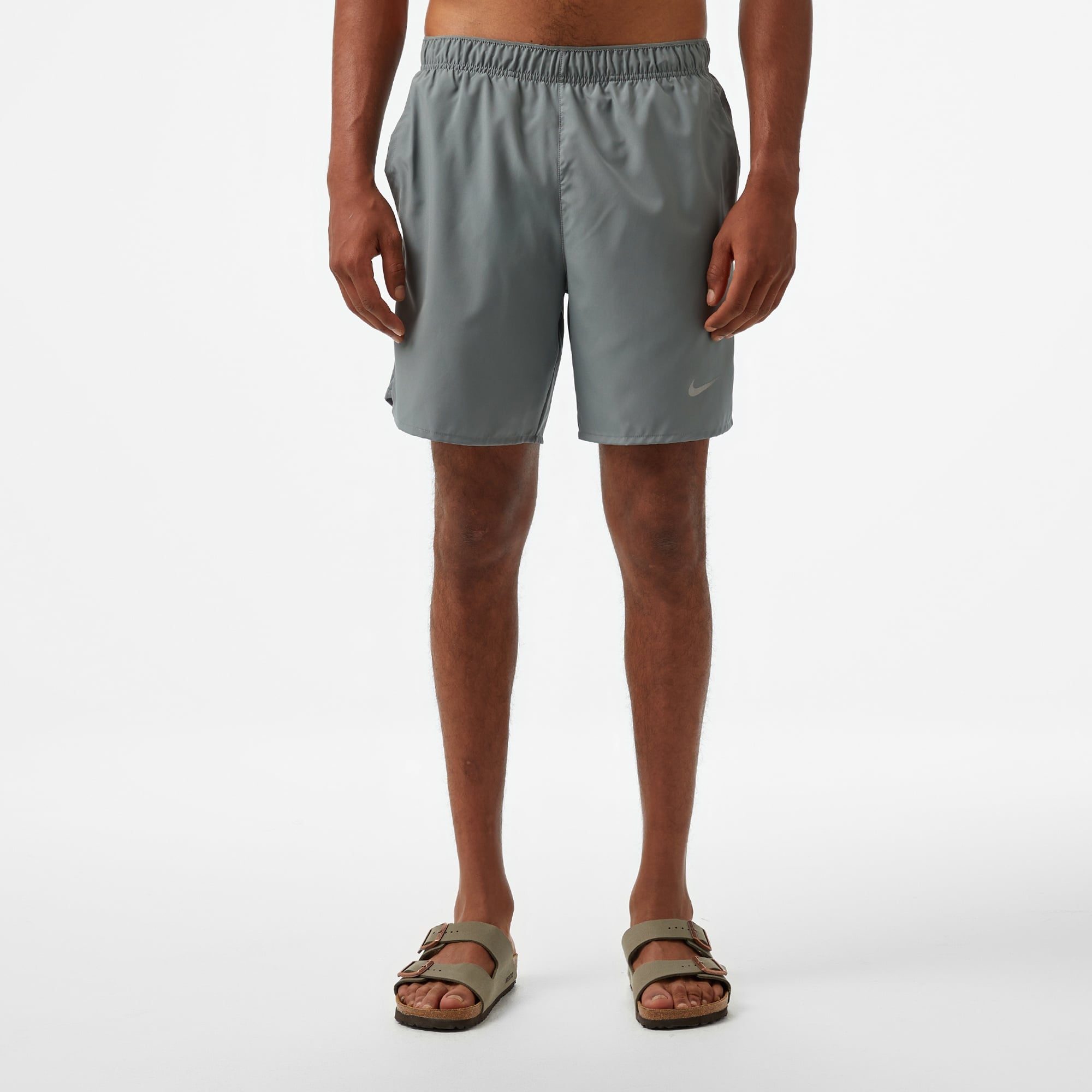 Nike Dri-Fit Challenger 18cm Erkek Gri Şort