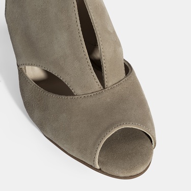  Ursula Bej Kadın Topuklu DesaComfort Süet Sandalet