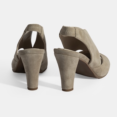  Ursula Bej Kadın Topuklu DesaComfort Süet Sandalet