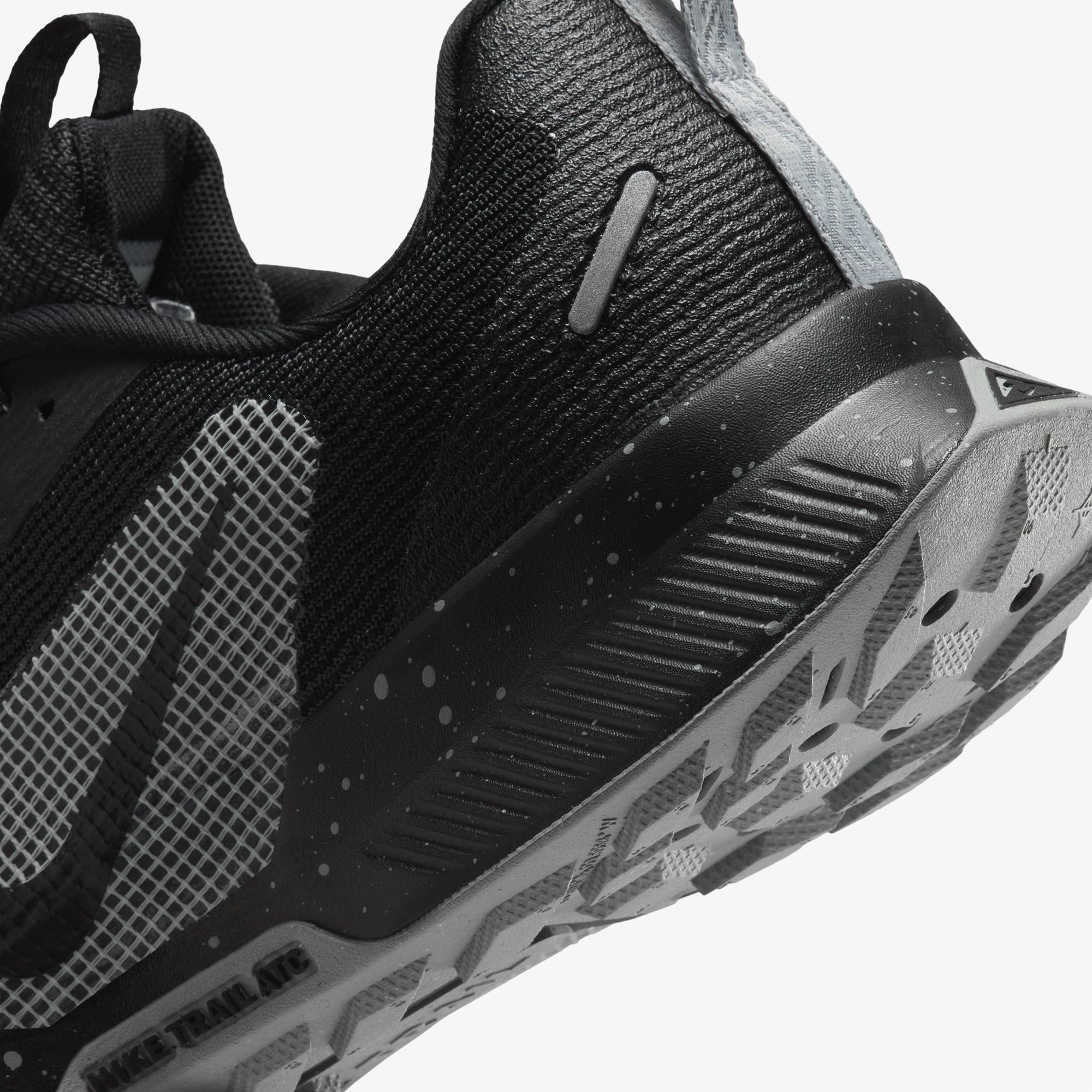 Nike Juniper Trail 3 Kadın Siyah Koşu Ayakkabısı