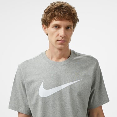  Nike Sportswear Icon Swoosh Erkek Gri T-Shirt