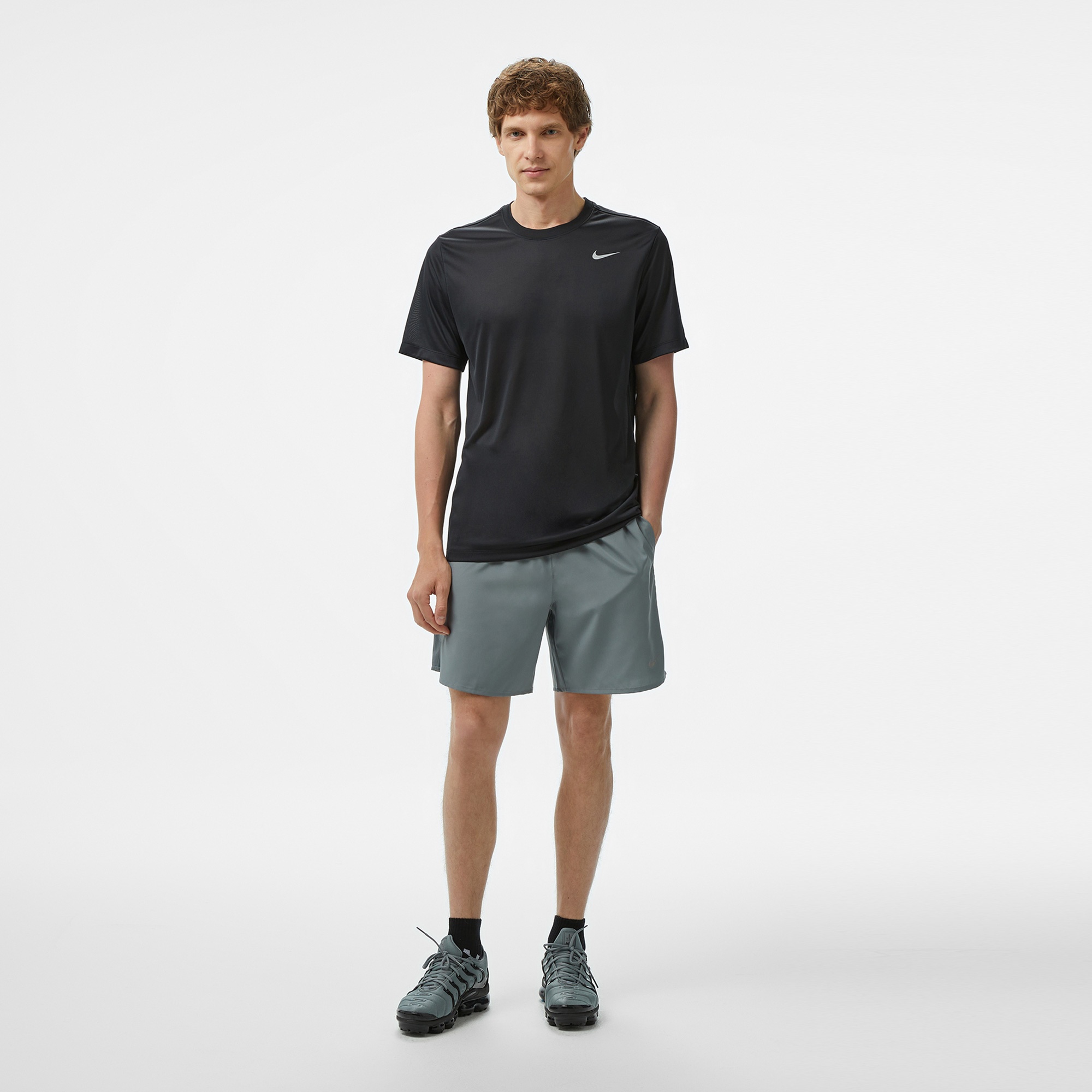 Nike Dri-Fit Challenger 18 cm Erkek Gri Şort