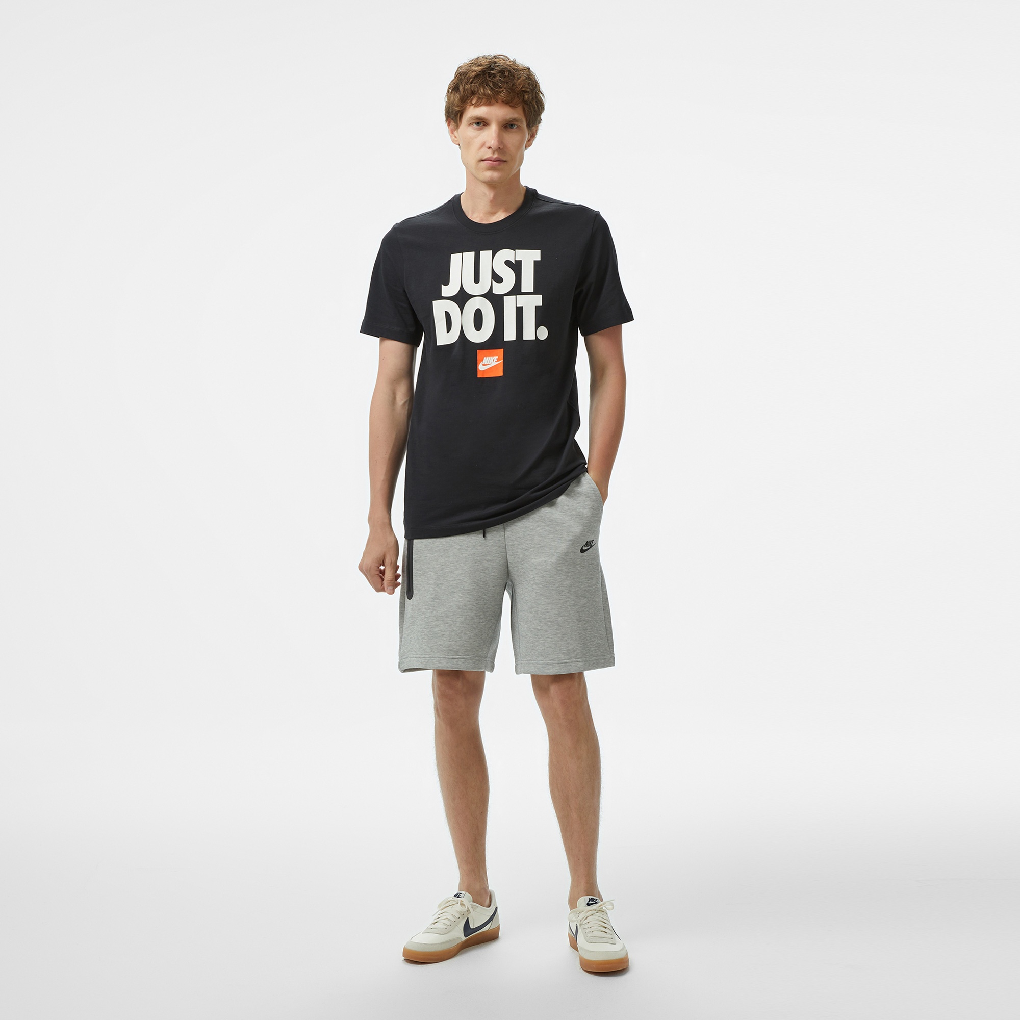 Nike Tech Fleece Erkek Gri Şort