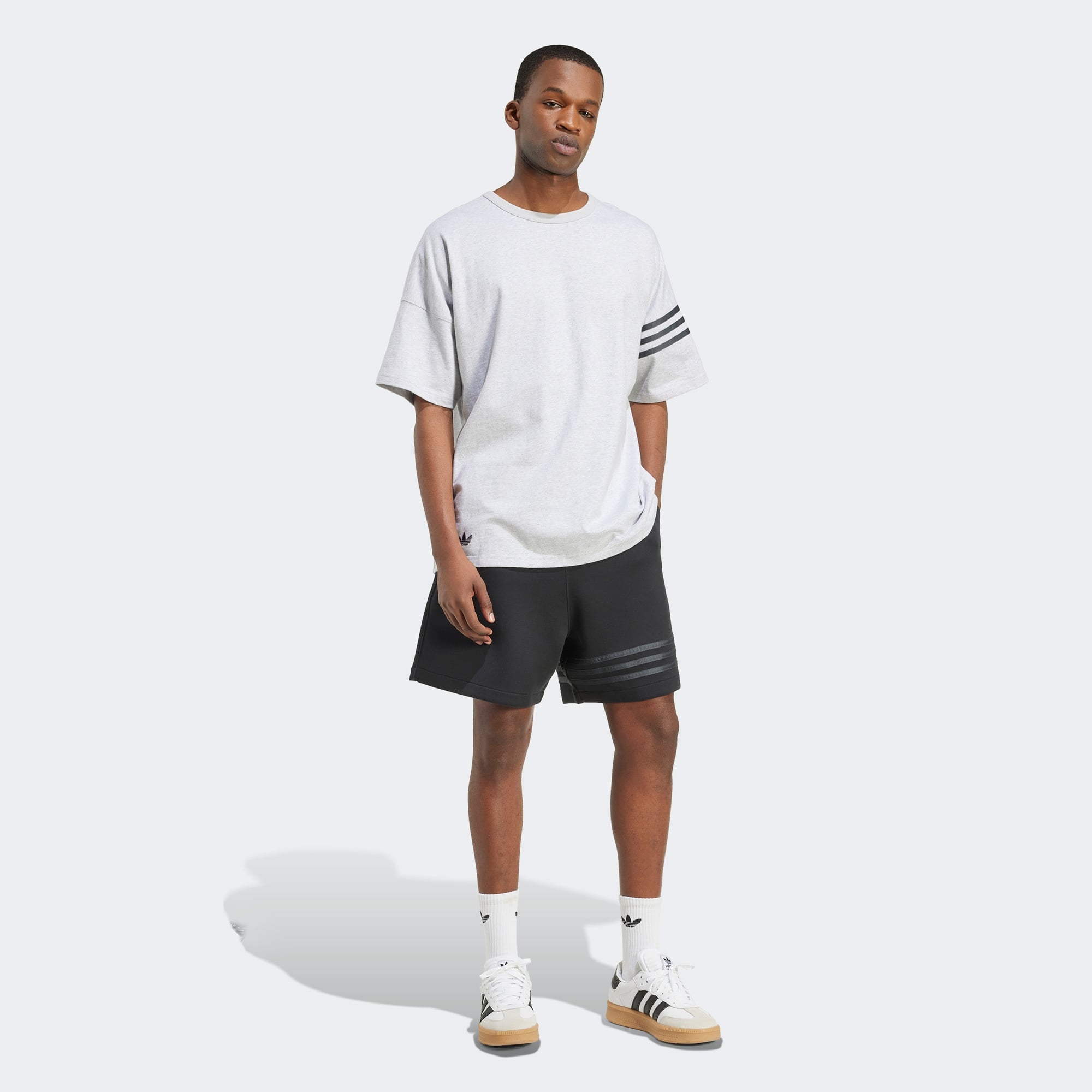 adidas Neuclassics Erkek Gri T-Shirt