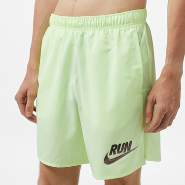  Nike Challenger Run Energy Erkek Yeşil Şort