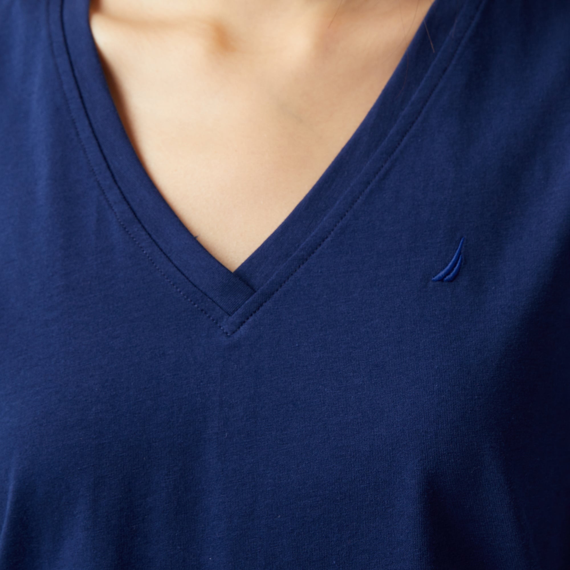 Nautica Kadın Lacivert Regular Fit T-Shirt