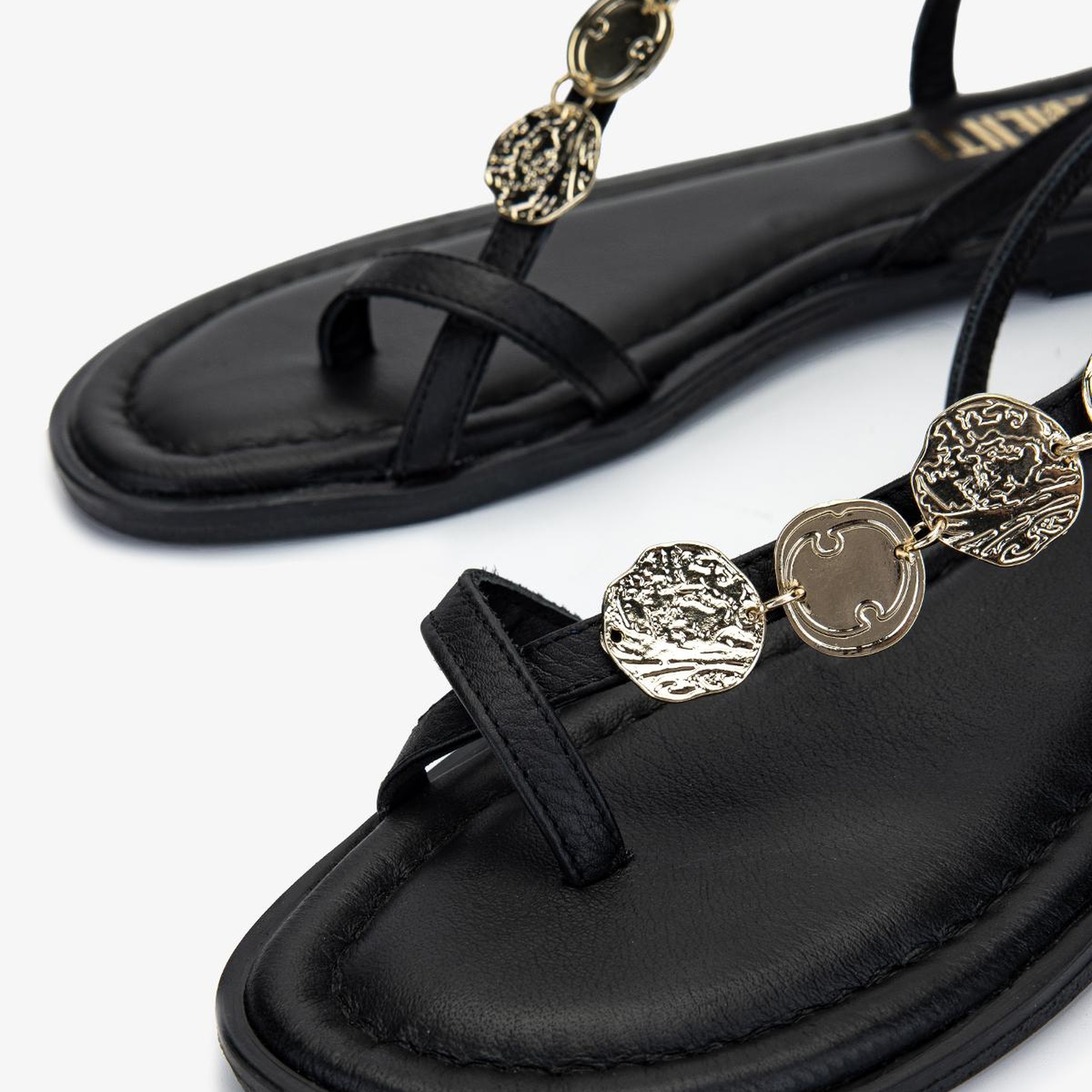 Valmenti Kadın Hakiki Deri Siyah Deri Parmak Arası Sandalet