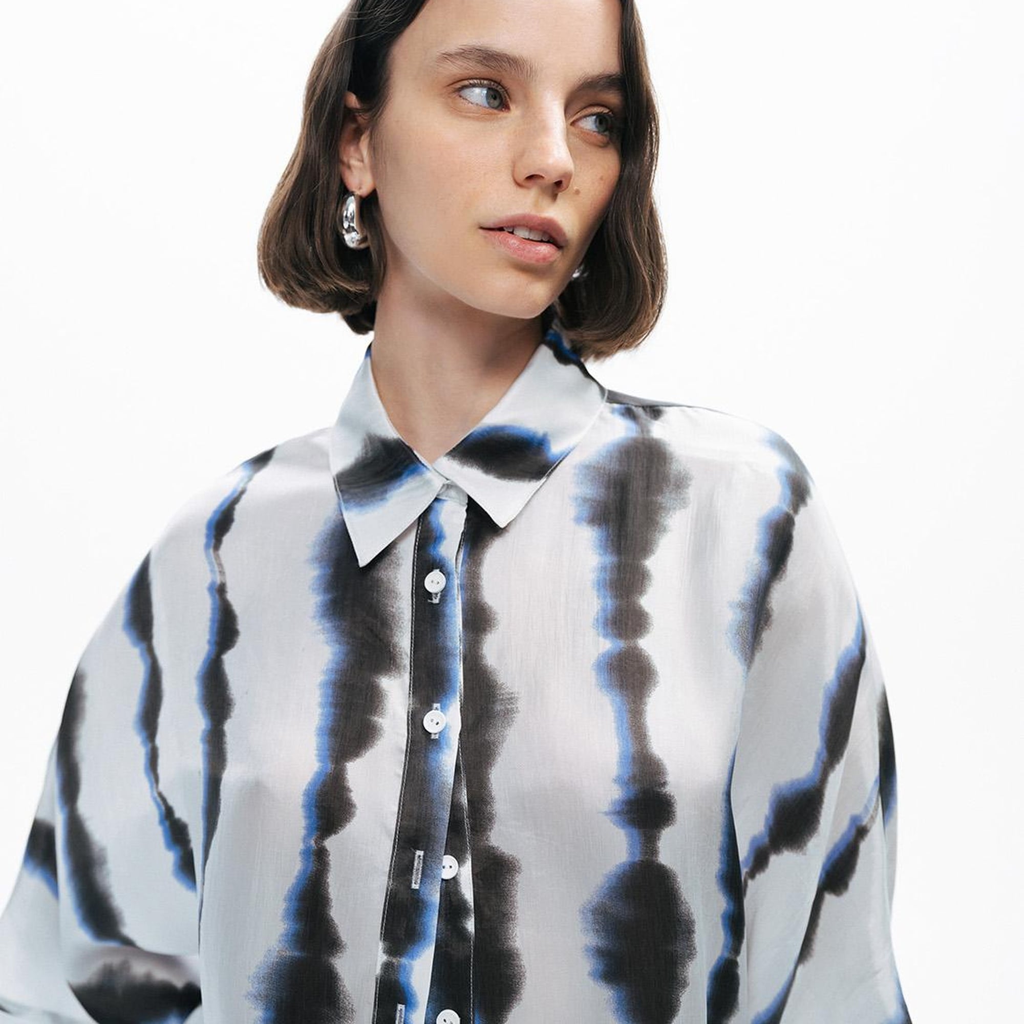 Batik Desenli Dökümlü Gömlek