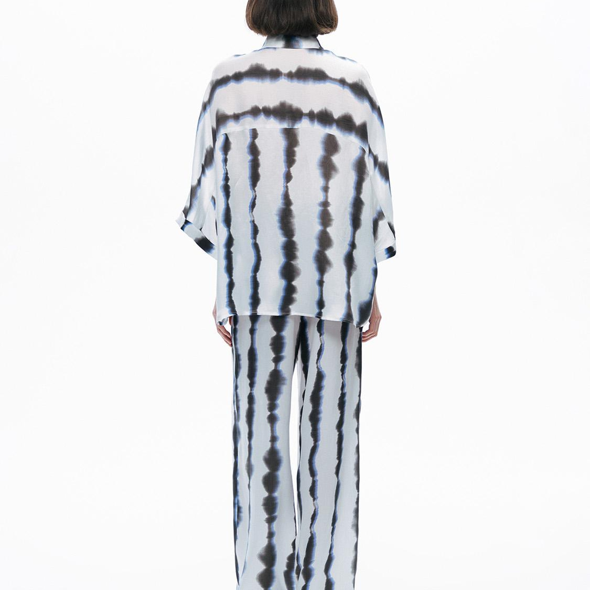 Batik Desenli Dökümlü Gömlek