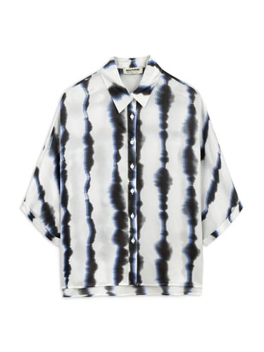  Batik Desenli Dökümlü Gömlek