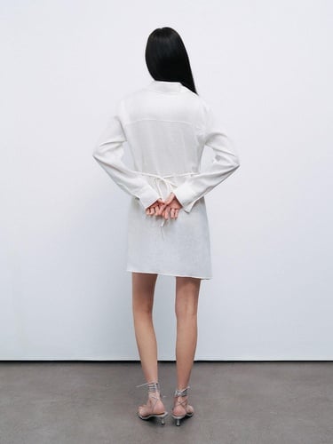  Aksesuar Detaylı Keten Mini Elbise