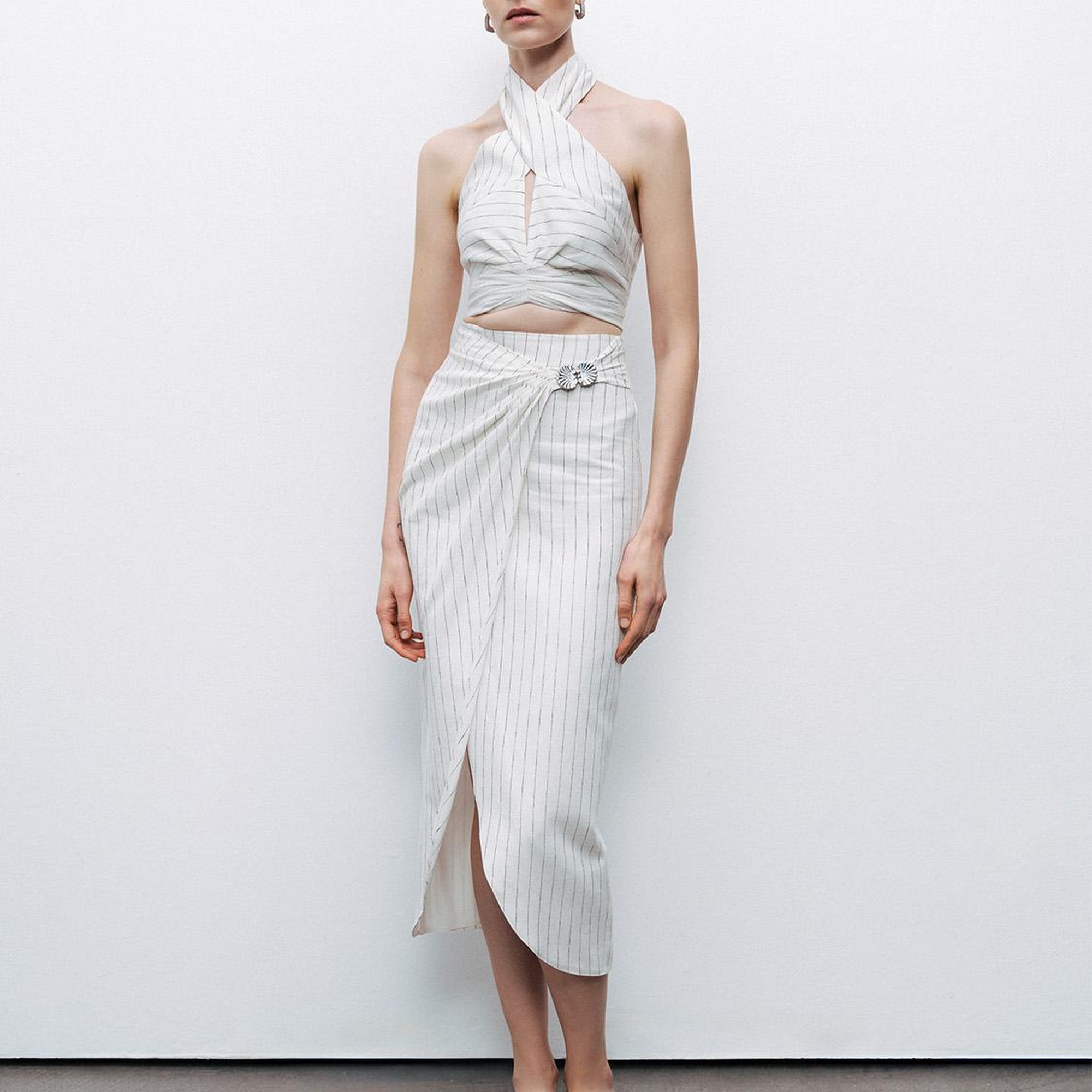 Metal Aksesuarlı Çizgili Keten Midi Etek