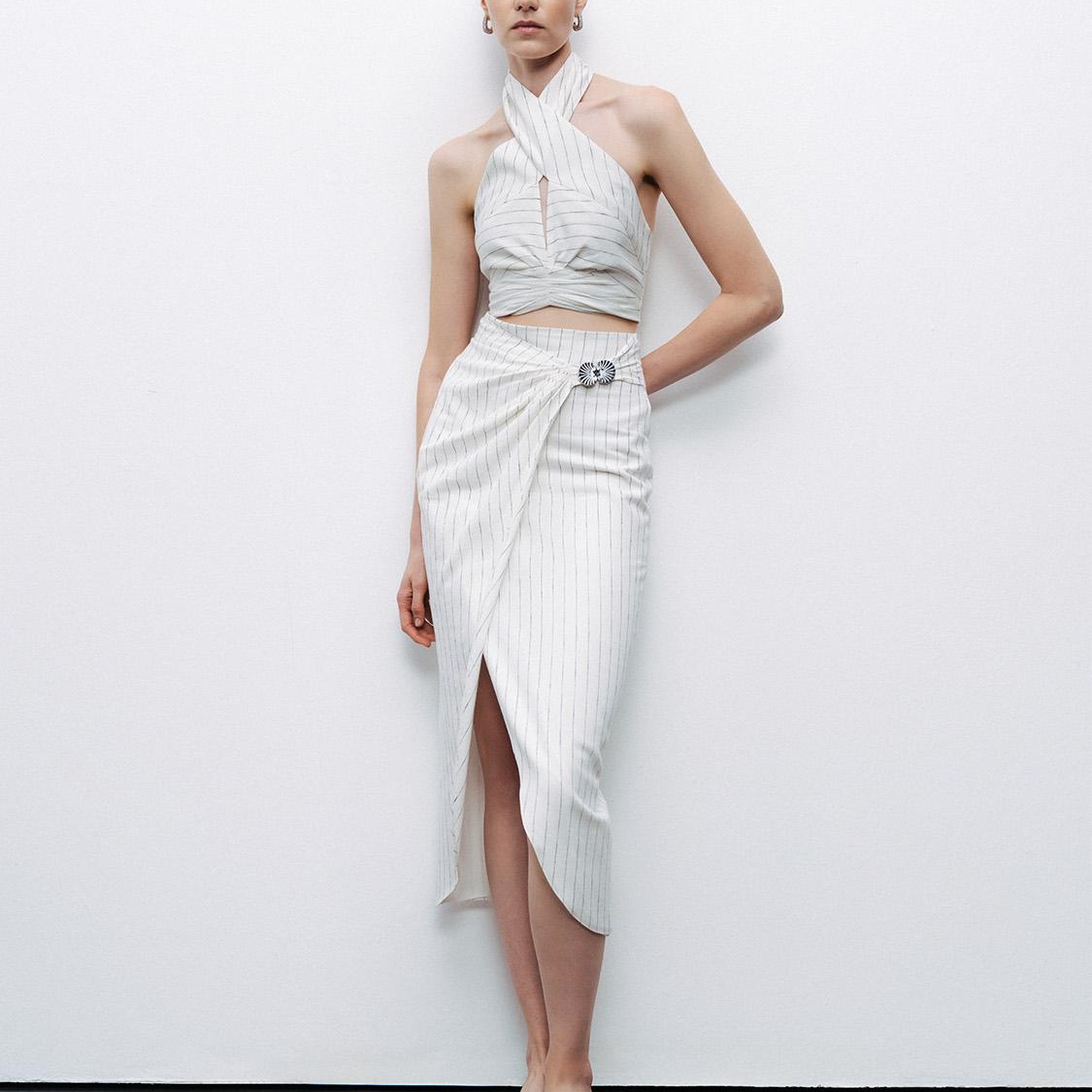 Metal Aksesuarlı Çizgili Keten Midi Etek