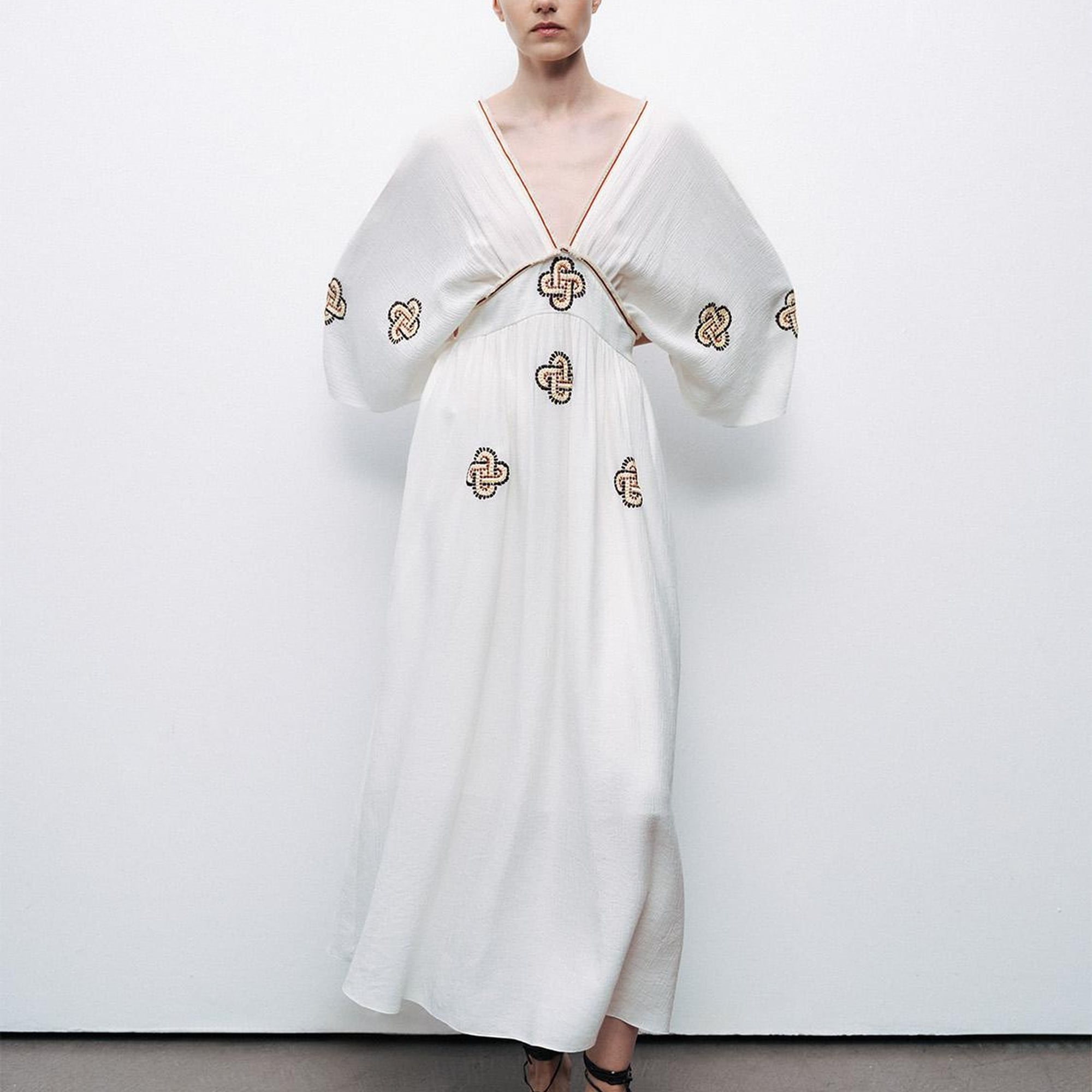 Nakış Detaylı Maxi Elbise