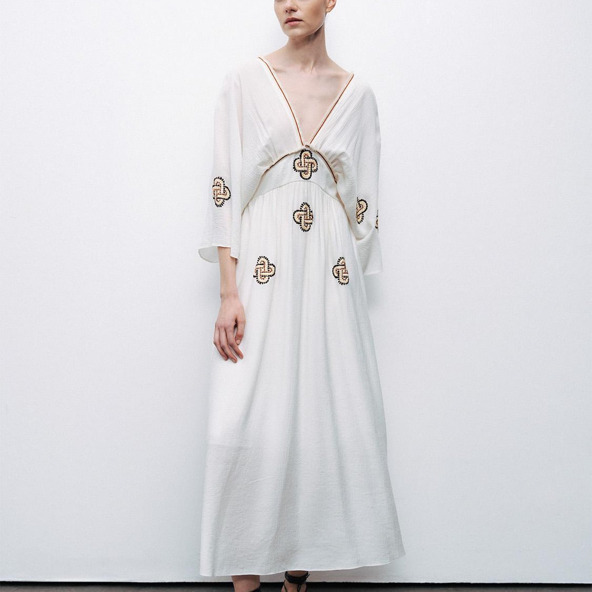 Nakış Detaylı Maxi Elbise