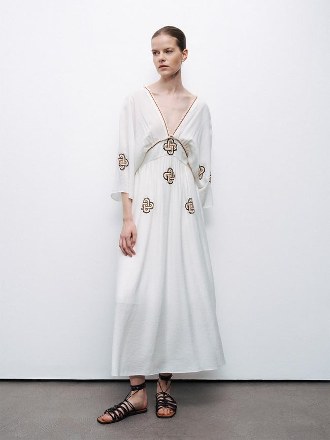  Nakış Detaylı Maxi Elbise