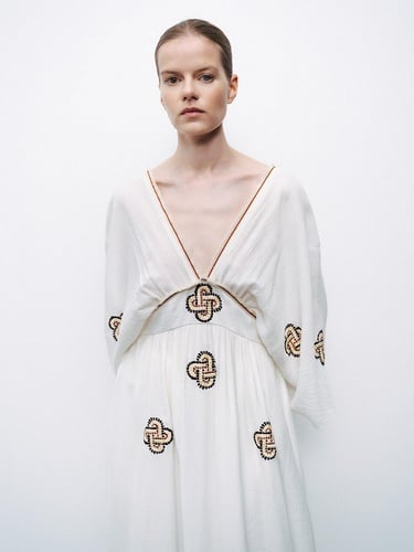  Nakış Detaylı Maxi Elbise